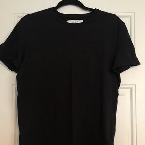 Men’s black tee